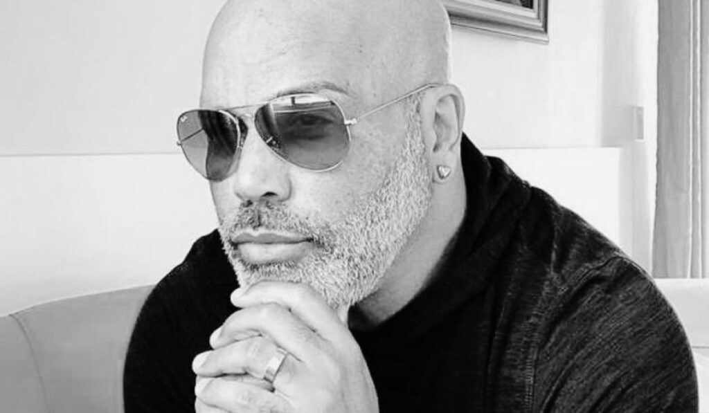 Cantor Rick morreu na queda do helicóptero