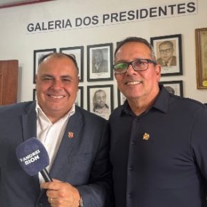Vandrei Bion e Polidoro Júnior, presidente da Acesc