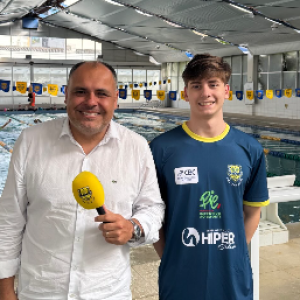 Fabrizio Schmidt Simione integra a Equipe de Alto Rendimento do Lira Tênis Clube, contemplada pelo Programa de Incentivo ao Esporte (PIE), com recursos captados junto ao Hiper Select.

Ele conquistou o ouro na prova de 100 metros rasos borboleta no Troféu Chico Piscina, em Mococa, em São Paulo. Outros 3 atletas do Lira participaram da competição.